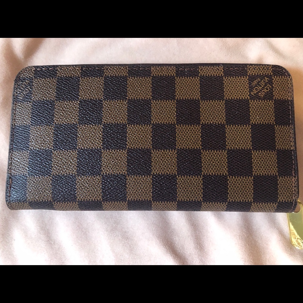 Louis Vuitton Damier Zip Around Wallet AUTHENTIC